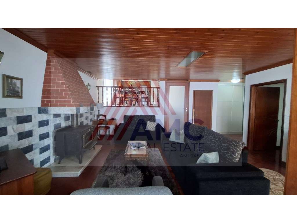 MORADIA COM 2 PISOS 11 DIVISÕES E 2 GARAGENS NA CANDELÁRIA, MADALEN...-23