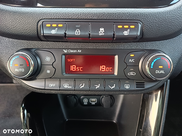 Kia Ceed 1.6 CRDi 136 ISG SW Platinum Edition - 30