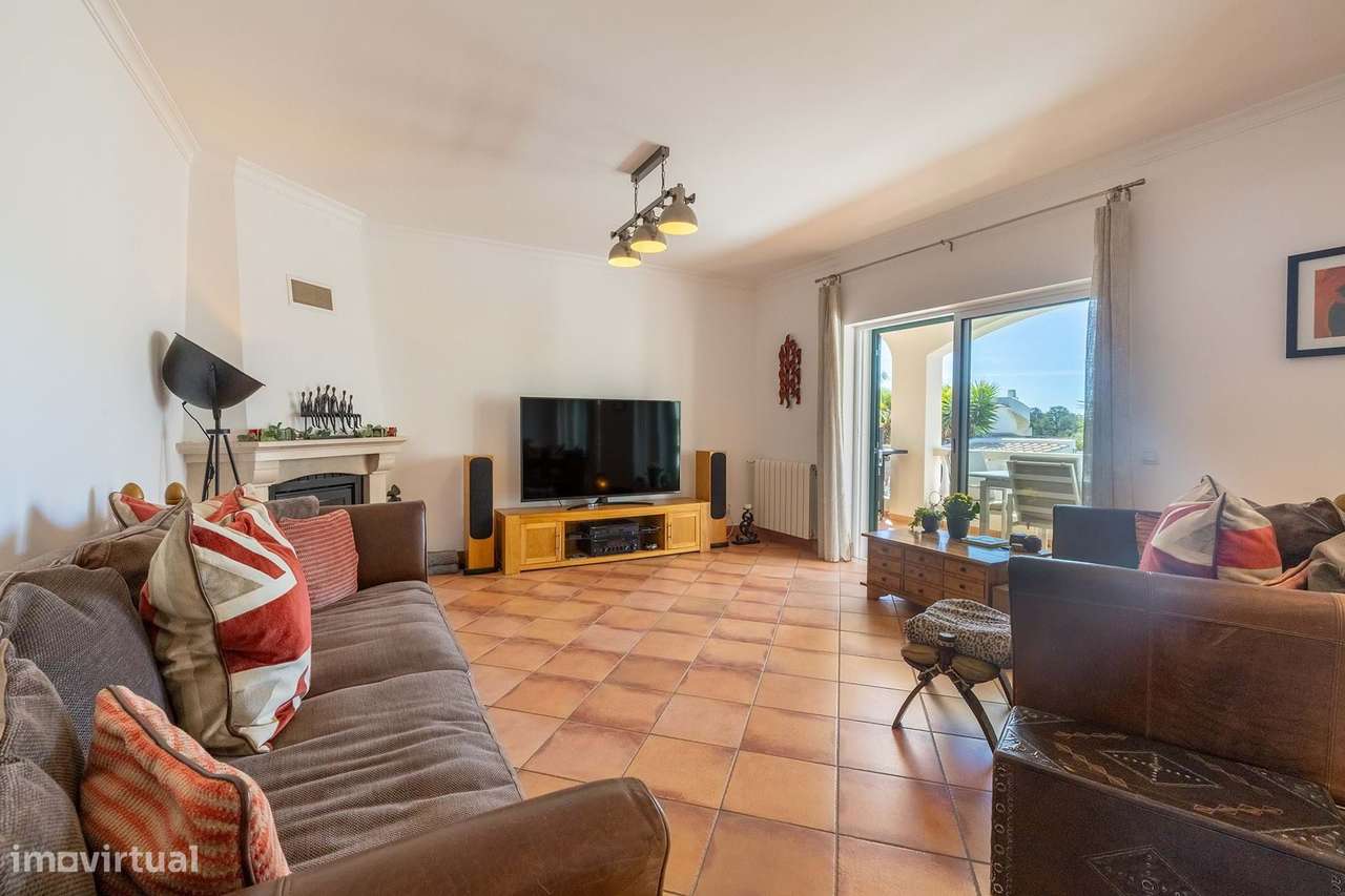 MORADIA T3+1 COM PISCINA A POUCOS PASSOS DA MARINA DE LAGOS E DA PRAIA - Grande imagem: 4/47