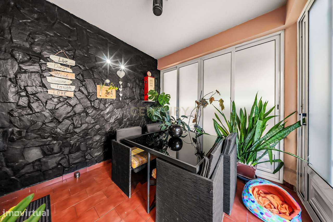 Moradia Geminada T3 com excelentes áreas, terreno e localização privil-5