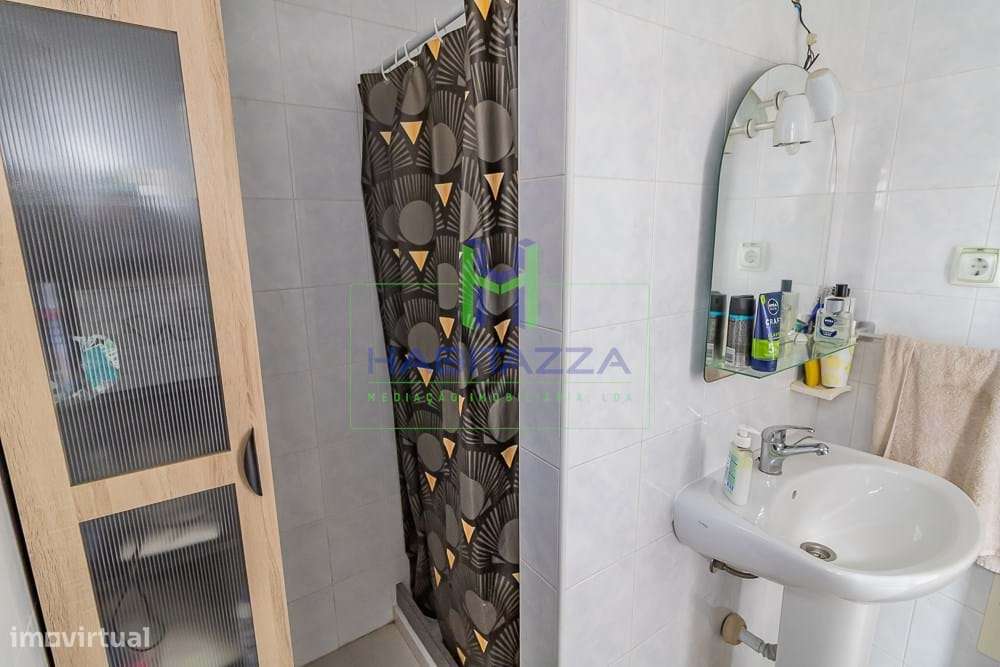 Moradia T2, com anexos e bom quintal, no coração da Praia da Luz-16