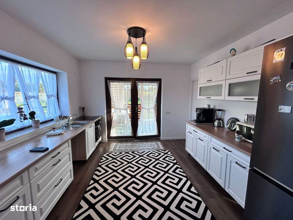 Vanzare casa moderna cu incalzire in pardoseala si teren generos – 1 - Imagine principală: 4/8