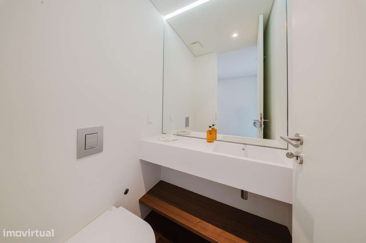 Elegante Moradia T3 no Sandwoods com Piscina Privativa e Jardim-6