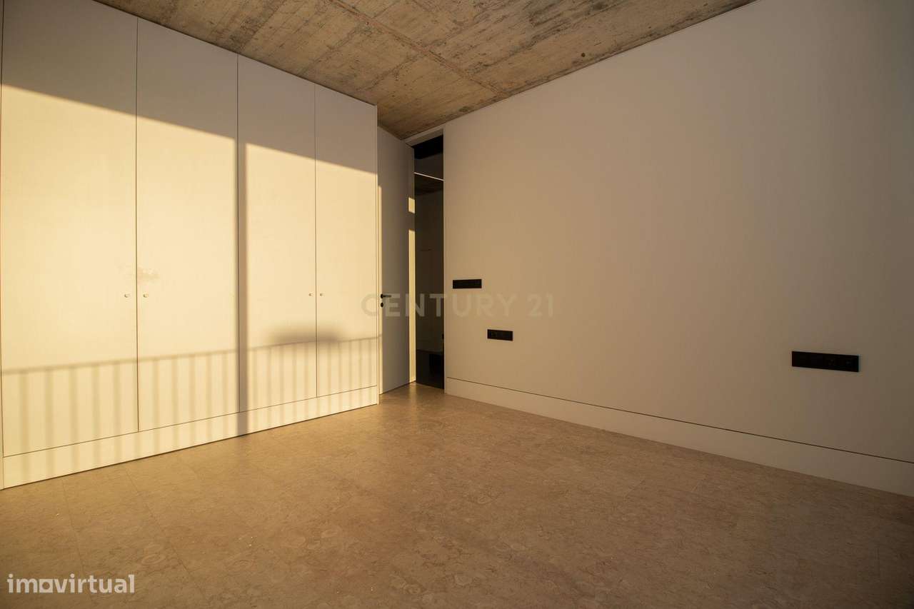 MORADIA T3 NO CORAÇÃO DE MAFRA – ESPAÇO, LUZ E SOFISTICAÇÃO-37