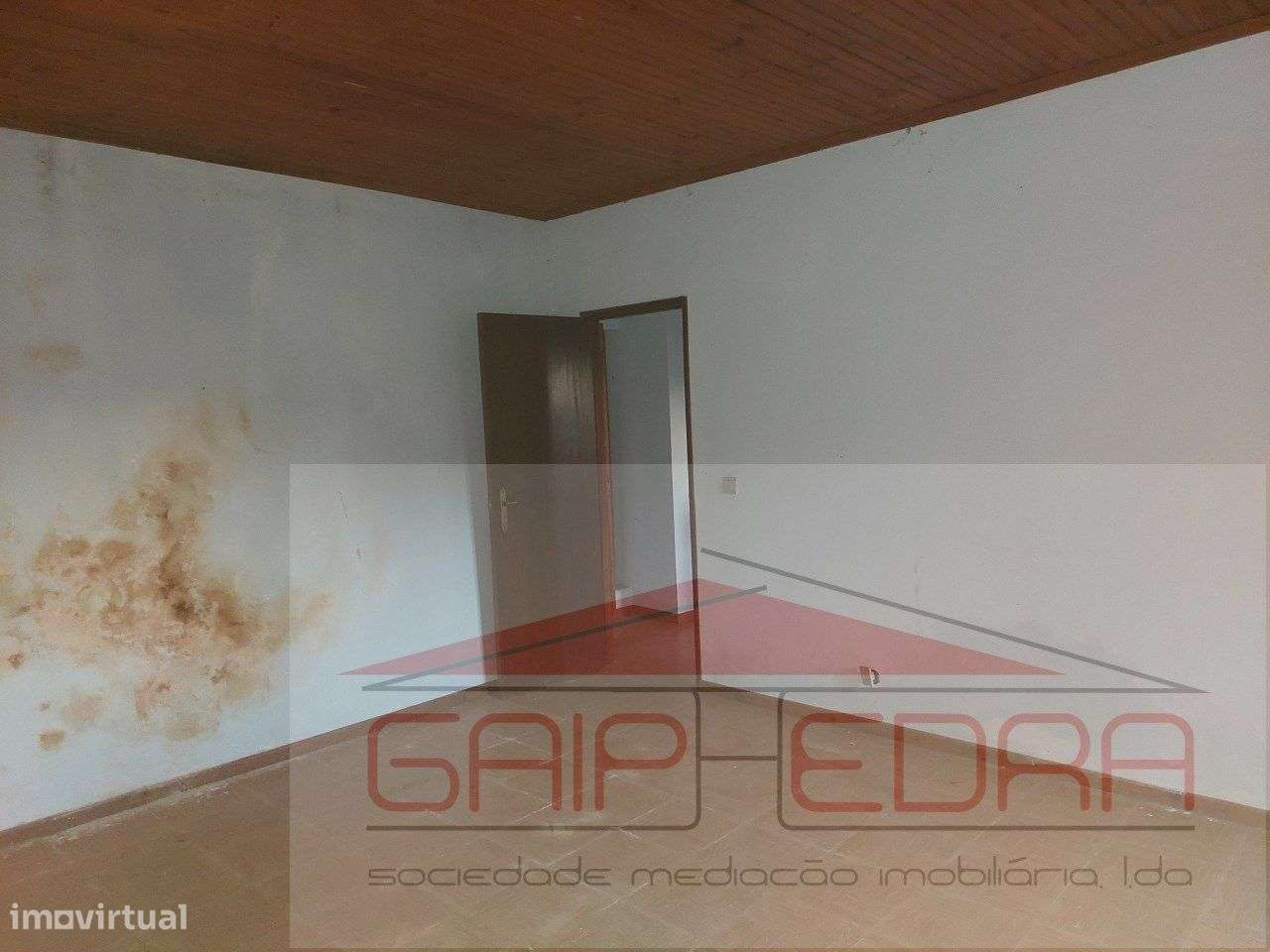 Moradia T3 em Mesão Frio com varanda e acessibilidade-21