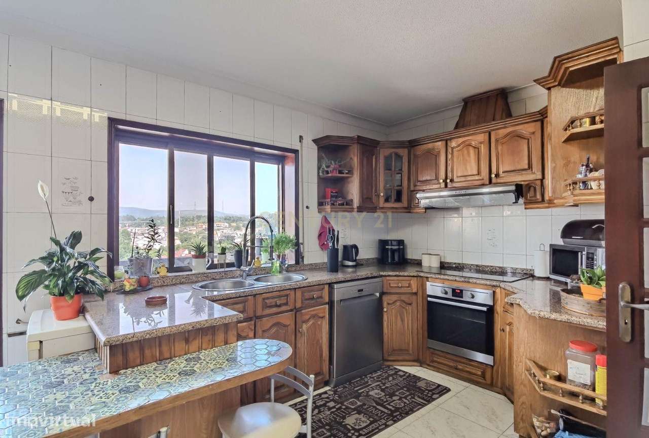 Moradia T4 com área exterior situada em Campo - Valongo. - Grande imagem: 5/49