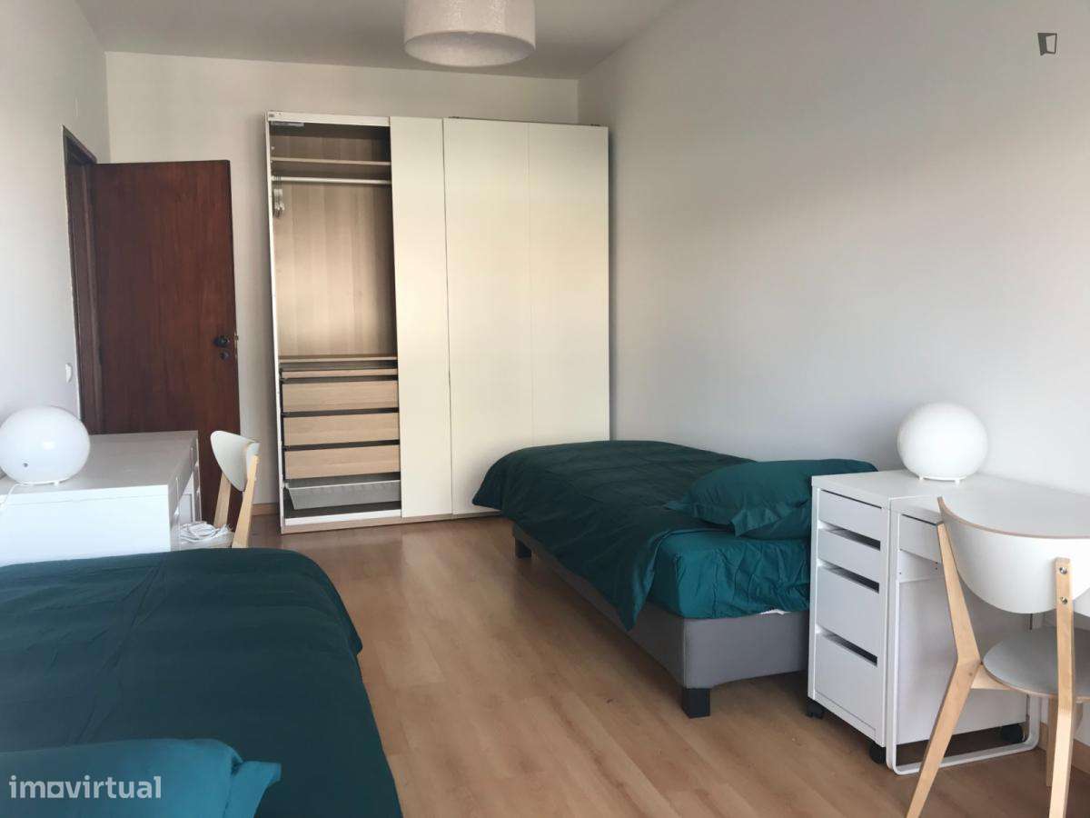 Quarto - localizado em Olaias Lisbon - Grande imagem: 2/10