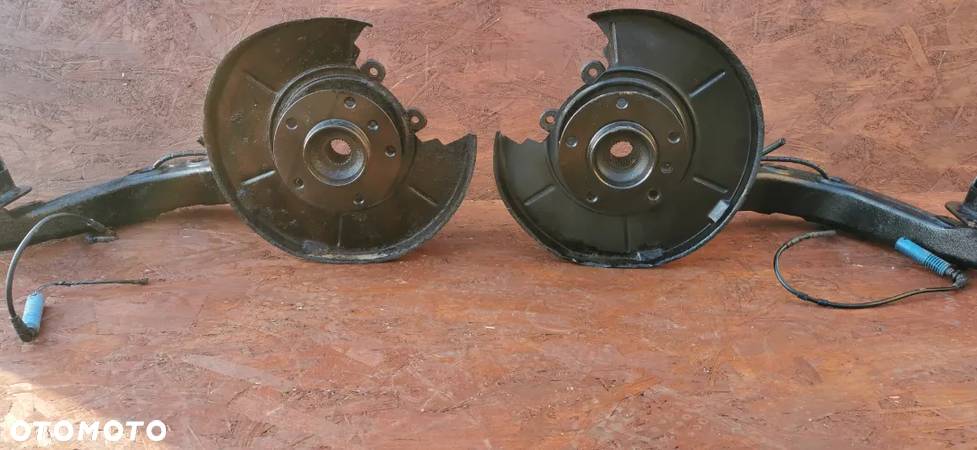 BMW E46,E36 WAHACZE TYŁ / ZWROTNICA TYŁ LEWA / PRAWA POD TARCZĘ  NR. 6 774 777 / 1 136 643 / 1 094 457 OEM - 2