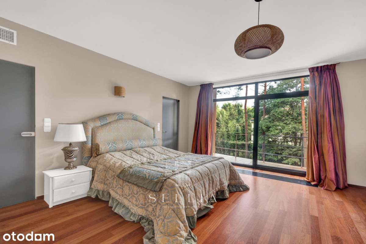 Luksusowa rezydencja z basenem w Strefie A-10