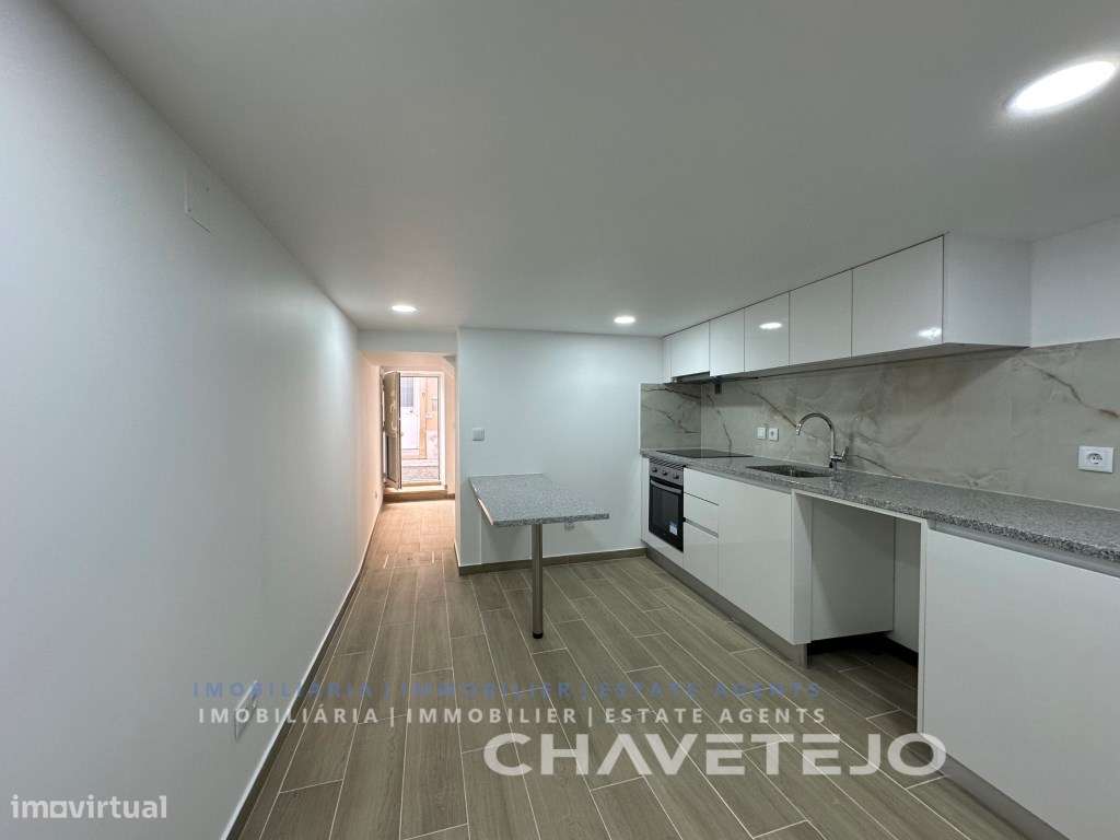 T1 remodelado situado no centro histórico de Tomar. - Grande imagem: 4/10