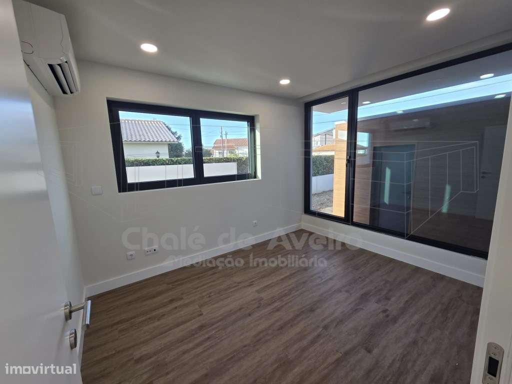 Moradia unifamiliar geminada T3, de 2 pisos, com garagem, anexos e ...-43