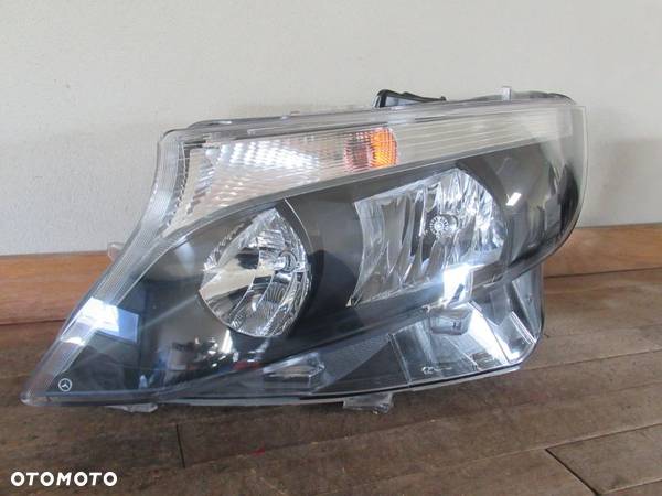 LAMPA PRZEDNIA PRZÓD LEWA PRAWA MERCEDES VITO W447 2014-2019 rok CZARNA - 1