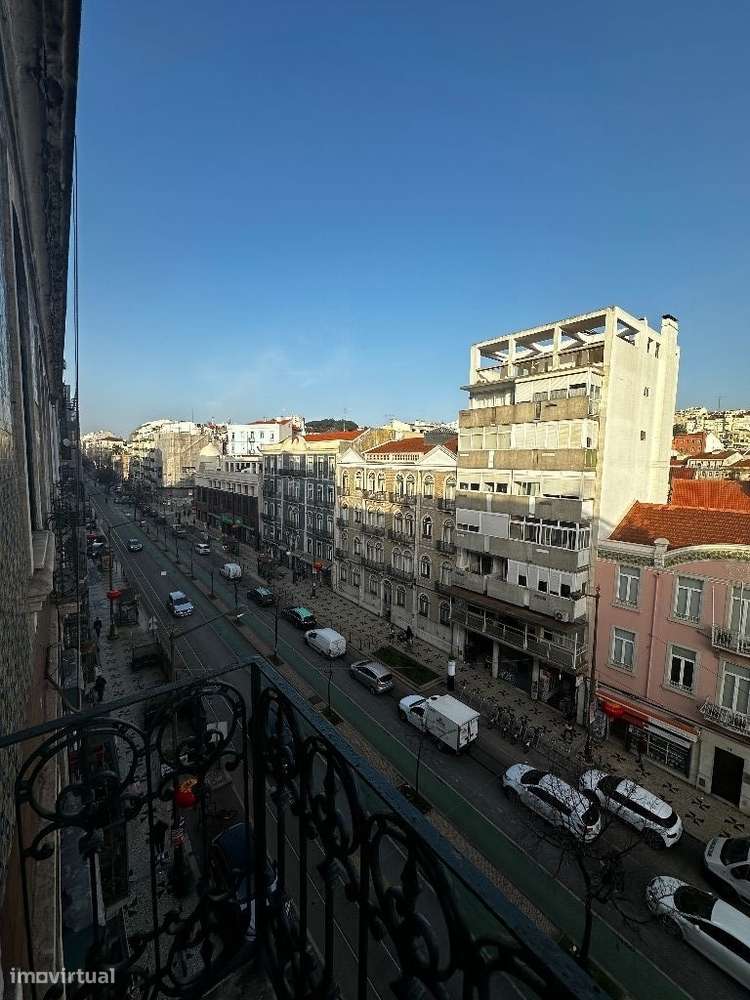 T3 para venda na Av. Almirante Reis - Grande imagem: 3/26