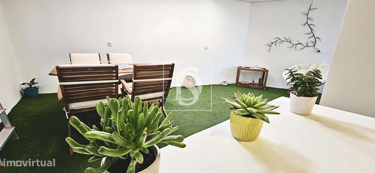 Andar Moradia, T2, Totalmente Renovado, junto à Praia (Lavra)-17