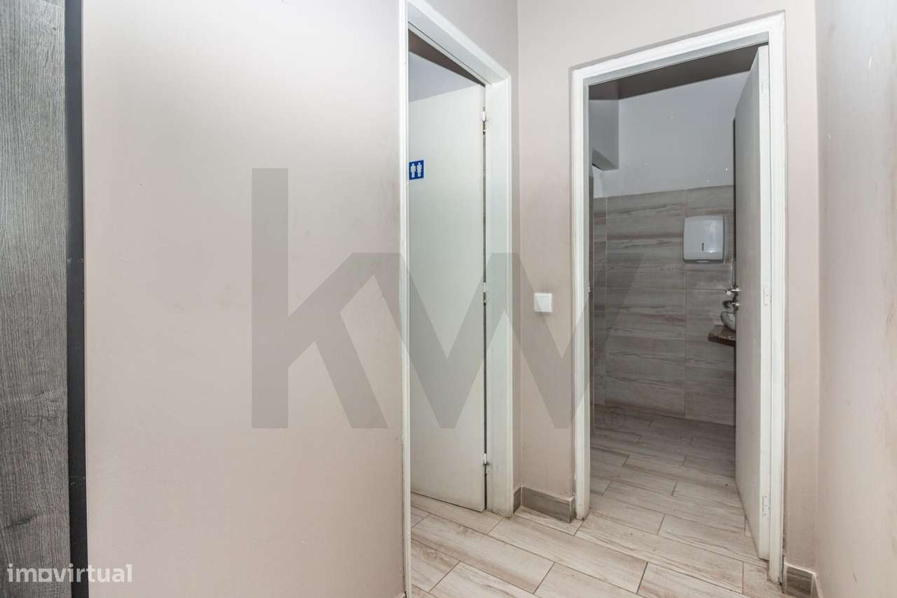 Loja - Snack Bar com esplanada para venda em Portimão-11