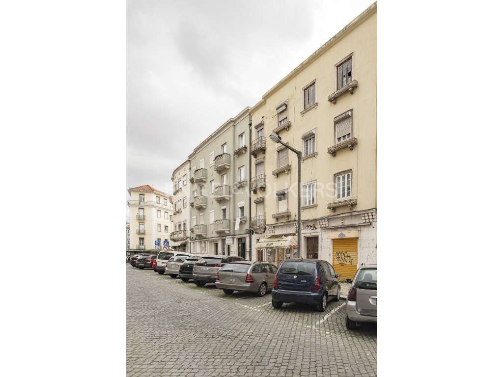 Predio para oportunidade de investimento em Arroios-22