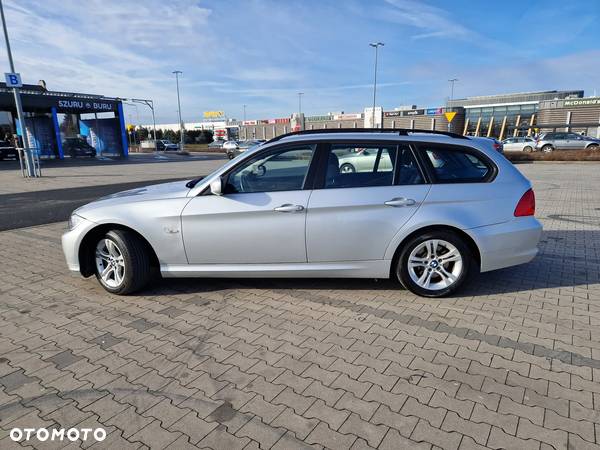 BMW Seria 3 318i Touring Edition Lifestyle - 6