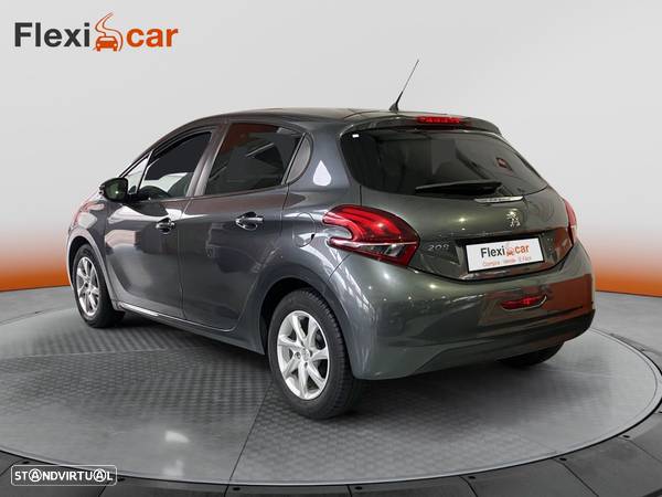 Peugeot 208 - 4