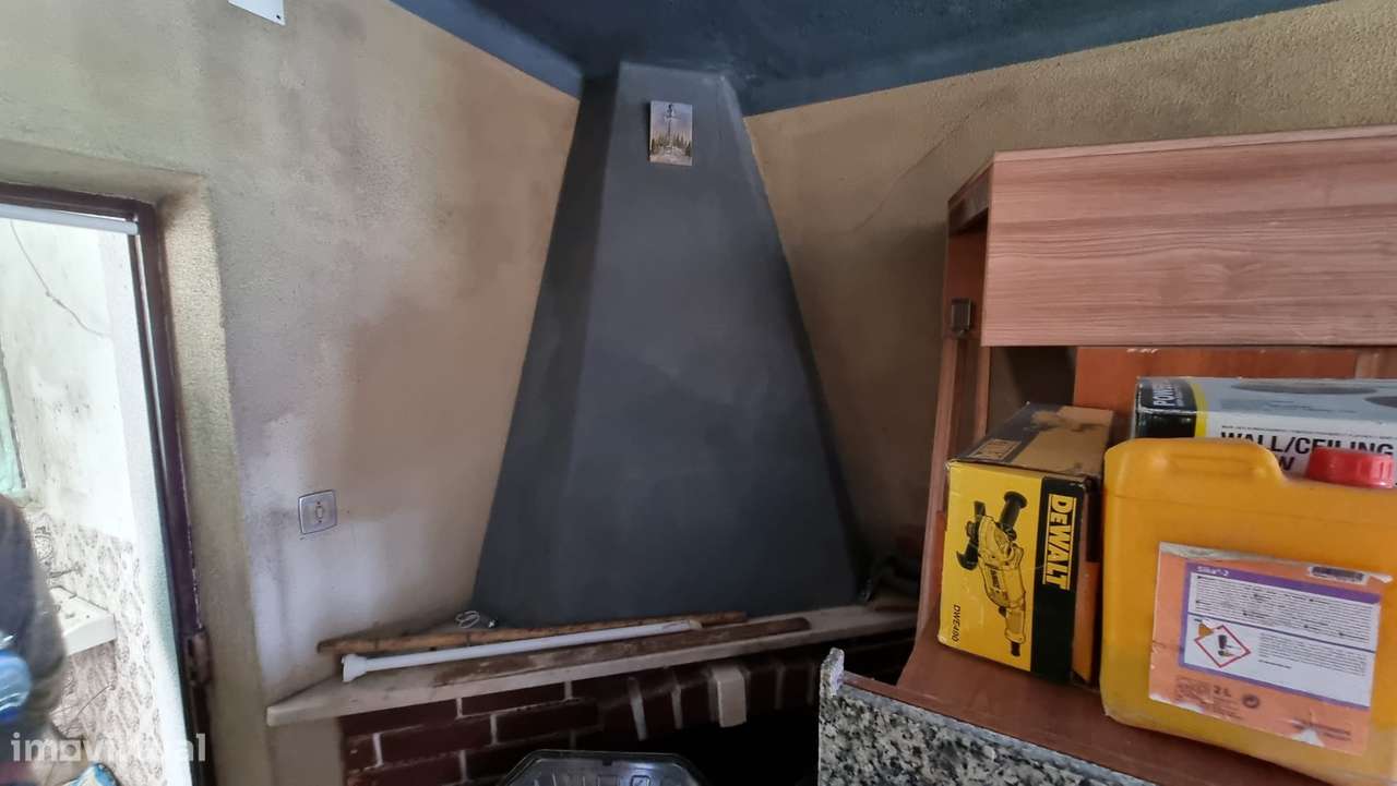 2 Moradias para remodelar com logradouro - Carvalhal Benfeito-24