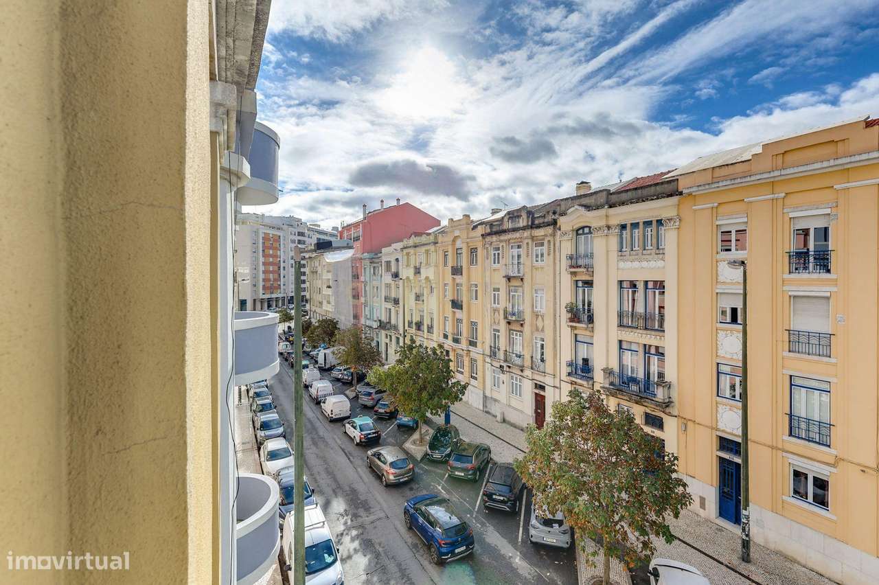 Apartamento T3+1 Renovado com conforto e charme no Bairro Azul, Lisboa - Grande imagem: 5/27