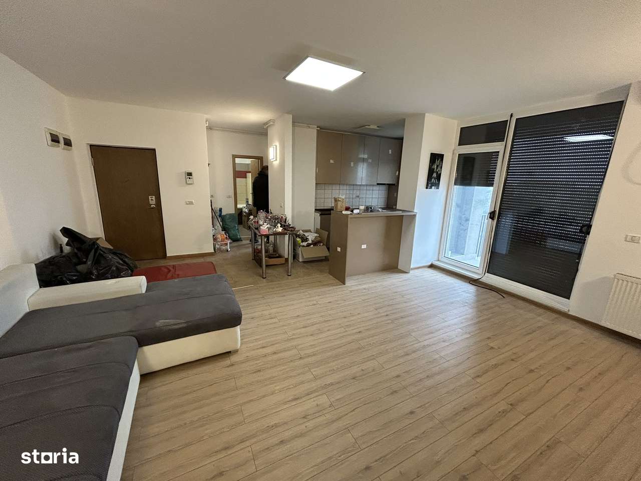 Apartament cu balcon și garaj, în Aradului West-0
