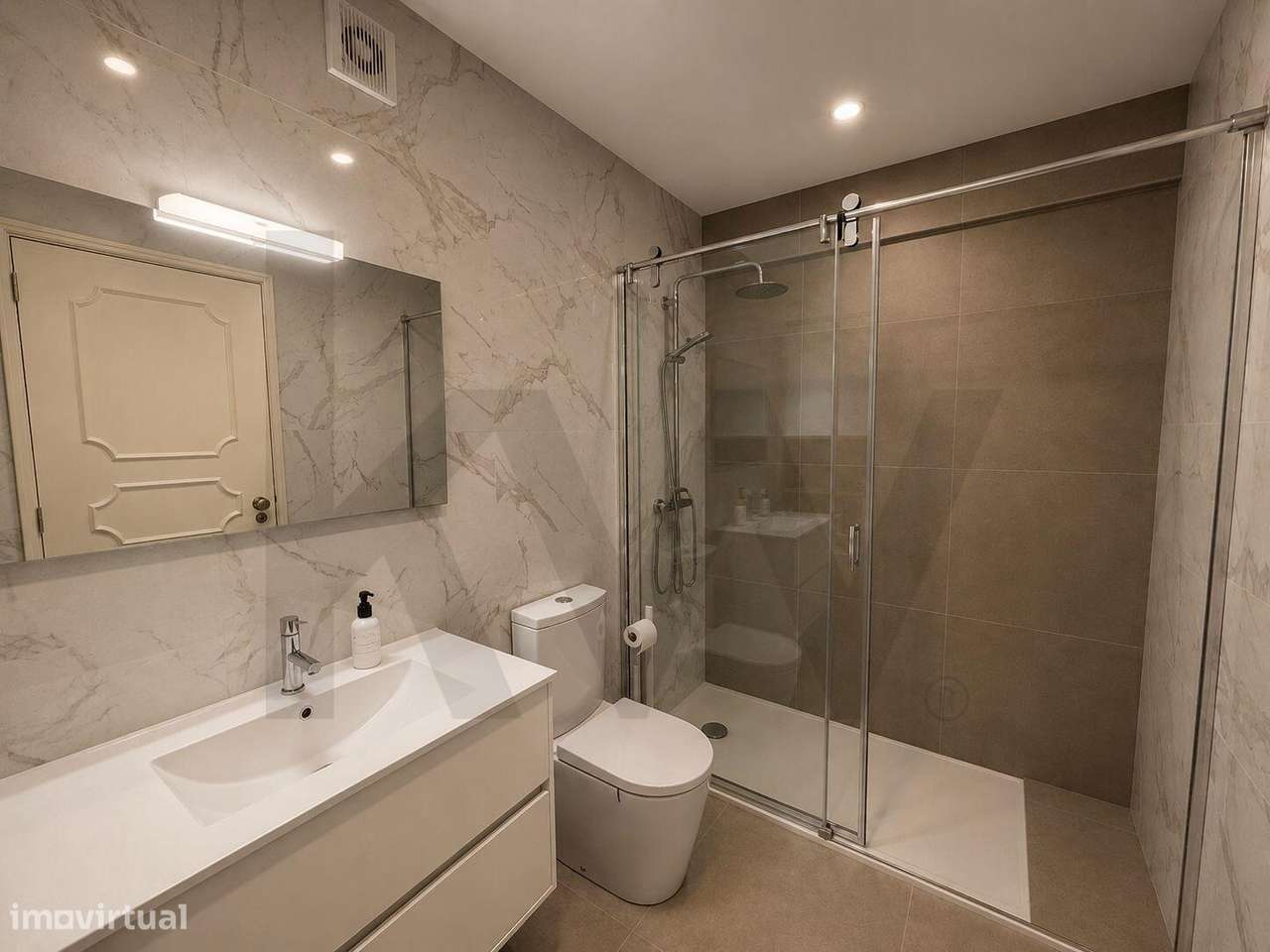 Apartamento T3 Remodelado com Garagem Box no Centro de Coimbra-13