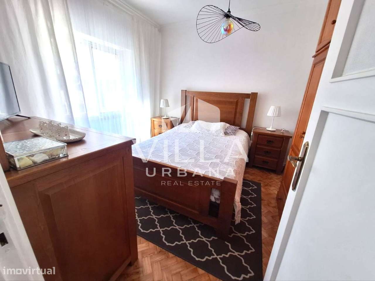 OPORTUNIDADE em São Domingos de Benfica – T1+2 com Excelente Potenc-11