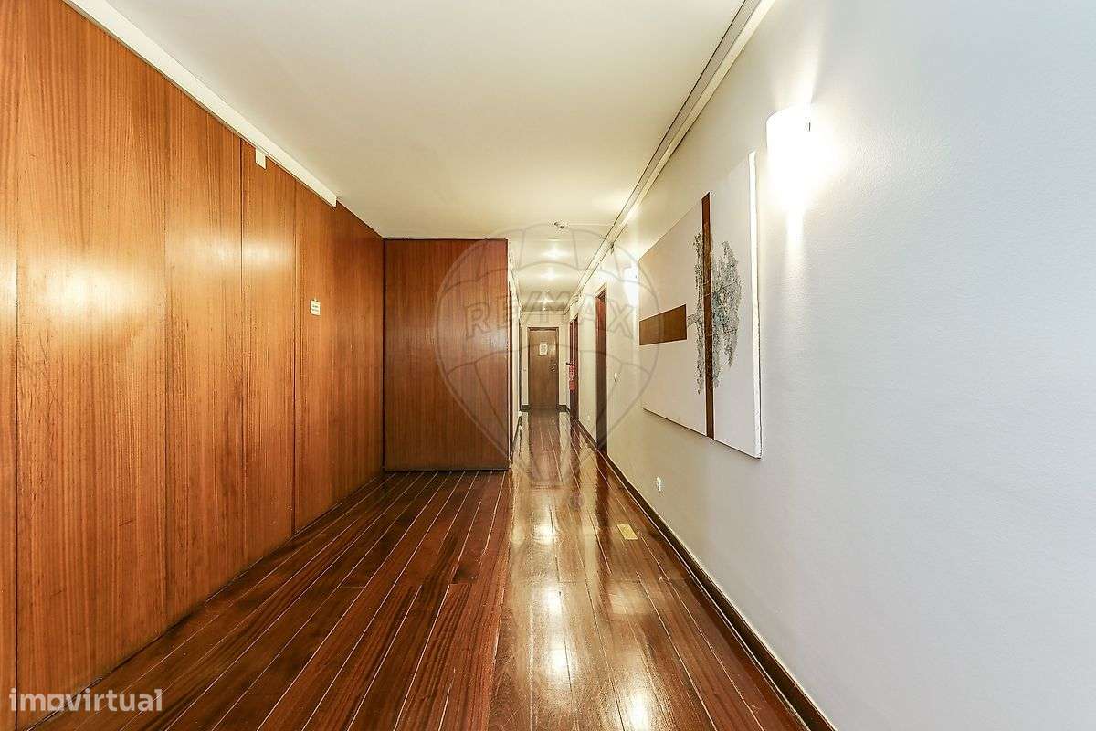 Apartamento T8 para venda - Grande imagem: 3/6