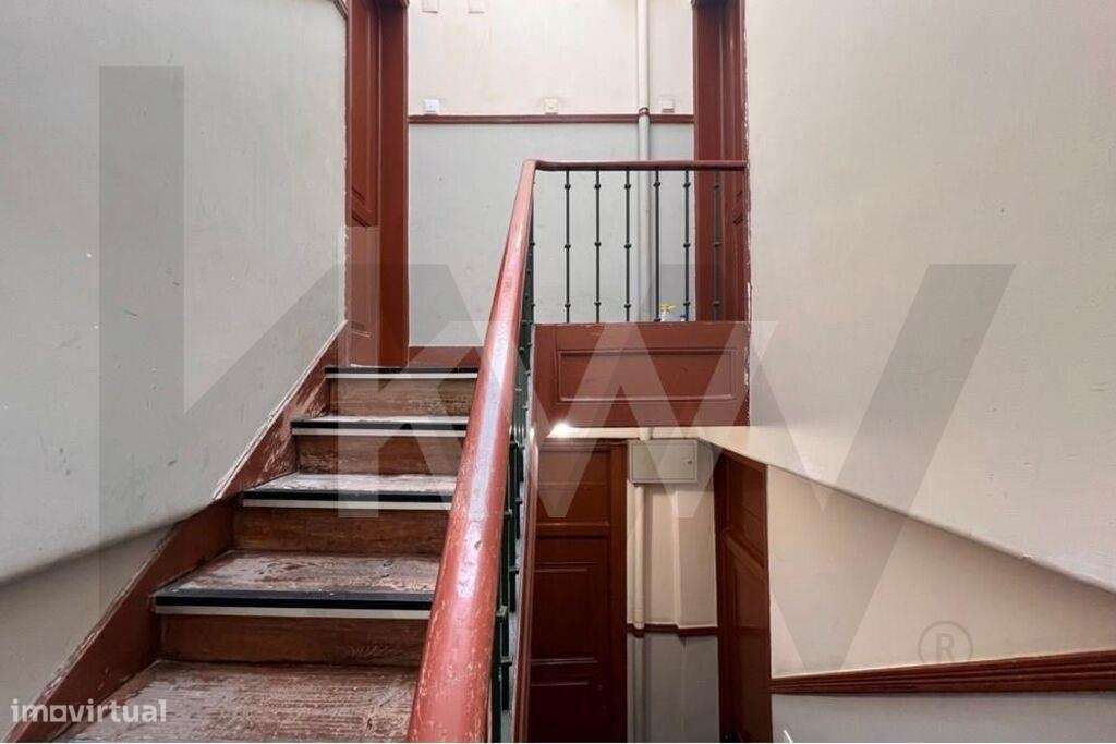 INVESTIMENTO - Apartamento T1 na Penha de França para reabilitação tot - Grande imagem: 2/19