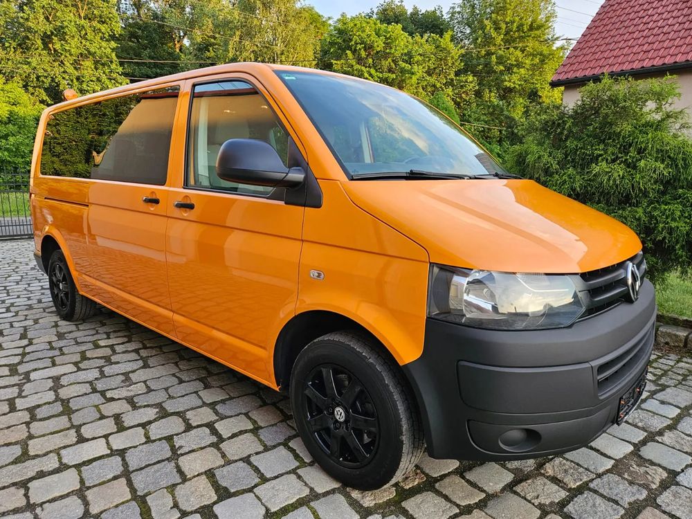 Volkswagen Transporter T5 Caravelle Lang BMT Comfortline 2014