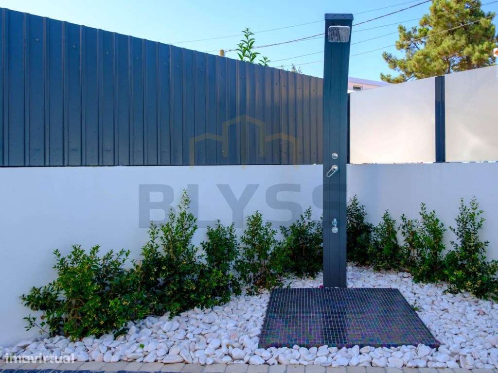 Moradia T4 com Piscina na Aroeira - Charneca da Caparica-7