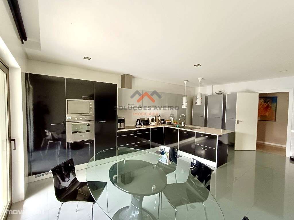 Moradia Contemporânea de Luxo com jardins tropicais e Design Exclus...-16