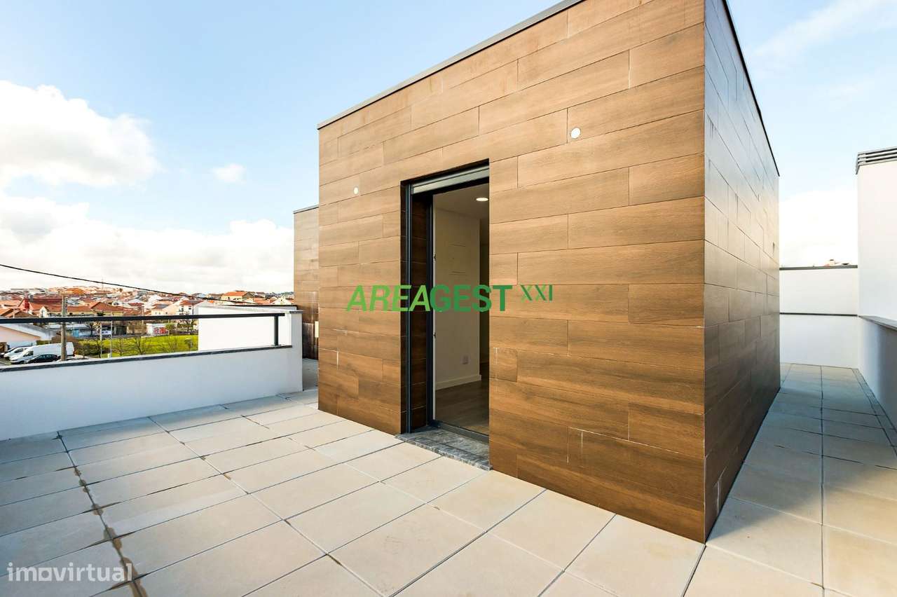 Moradia V4+1 no Casal Novo, Caneças-19