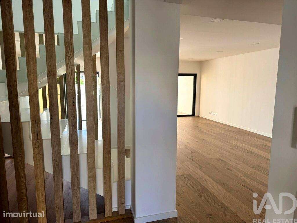 Casa / Villa T4 em Loures de 242,00 m2 - Grande imagem: 4/30