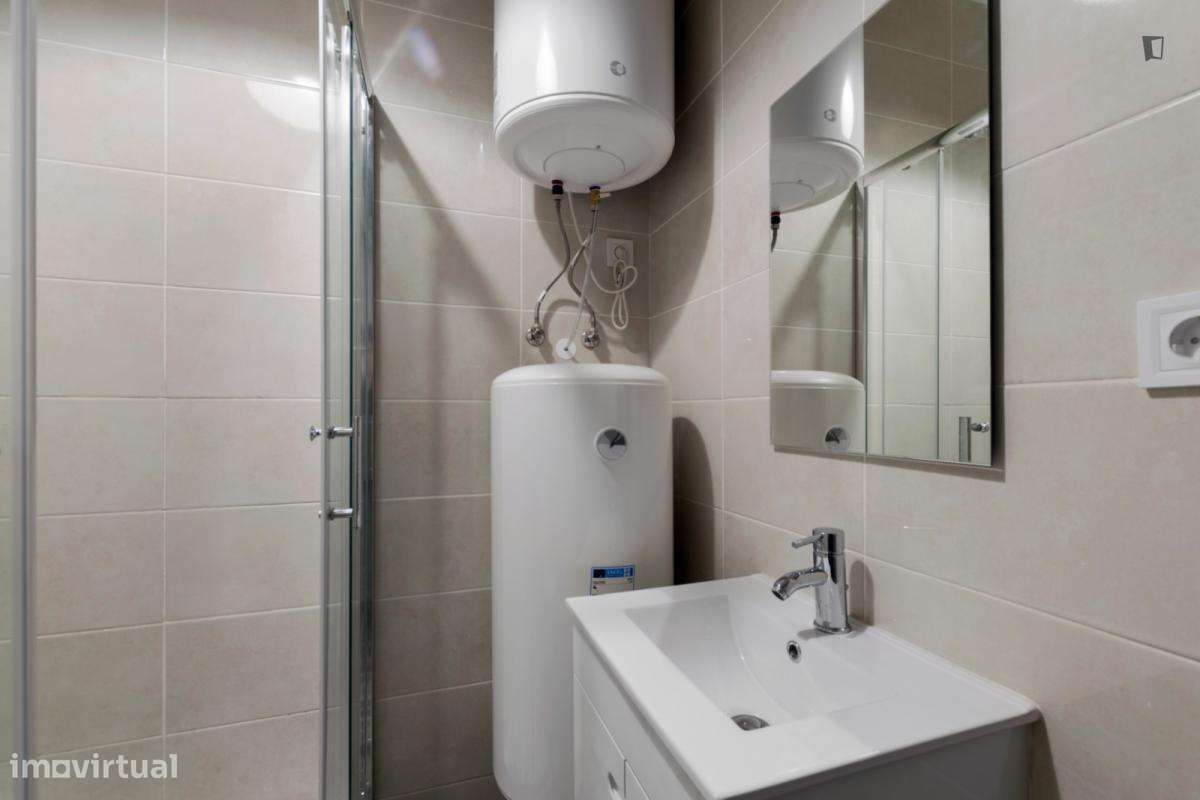 Quarto - localizado em Amadora Lisbon - Grande imagem: 4/18