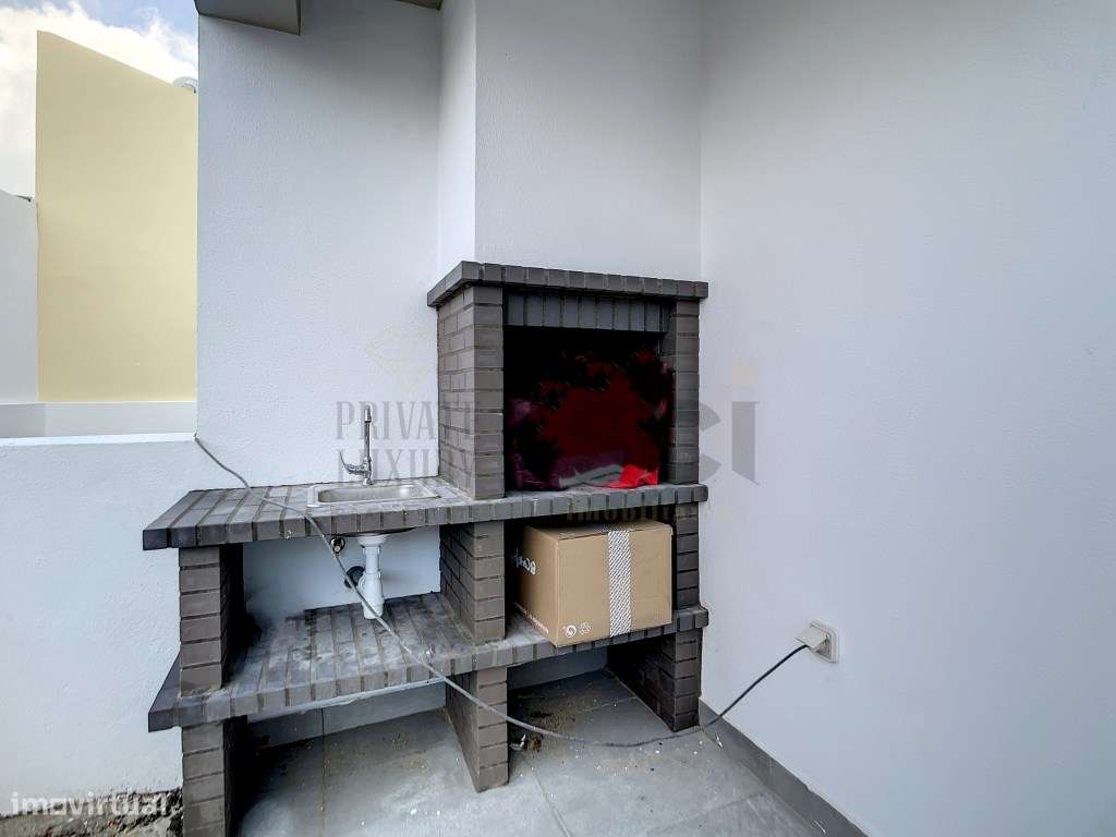 Moradia T3 em Fernão Ferro com Pérgula e Logradouro-13