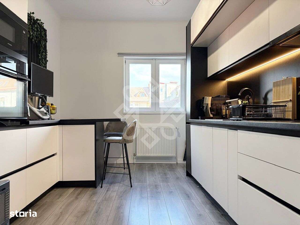 Apartament ultracentral cu 3 camere, zona Piata Ferdinand - Imagine principală: 5/20