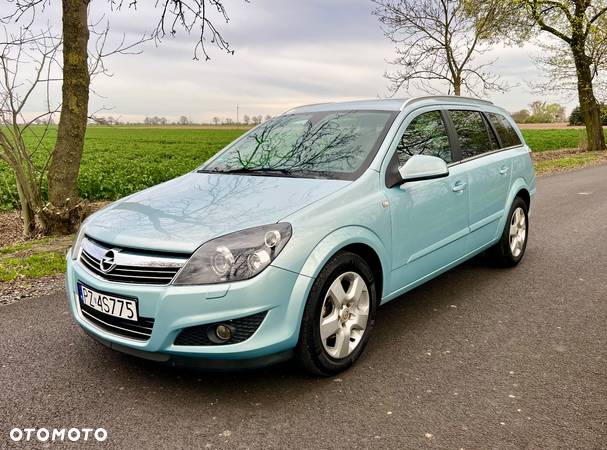 Opel Astra 1.8 Caravan Innovation - 1