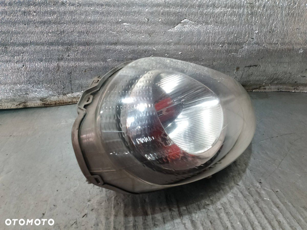 LAMPA PRAWA PRZÓD RENAULT TRAFIC 7700311372   91165720 - 5