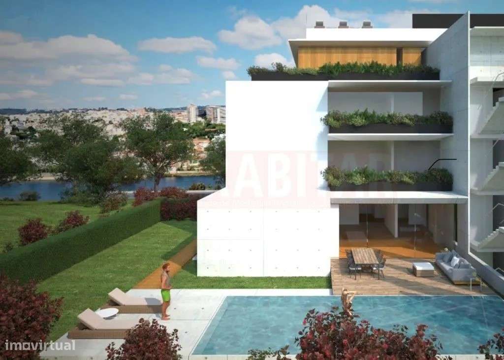 Em Santa Clara, T1 em Condomínio Fechado com Piscina e Jardim-9