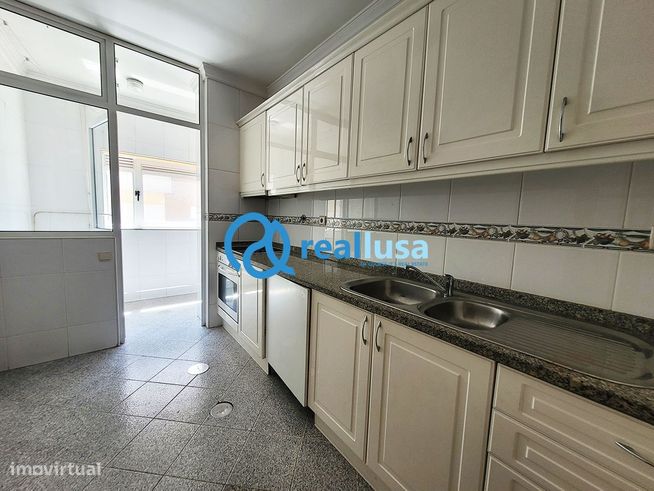 Apartamento T1 c/ garagem Águas Santas Maia-1