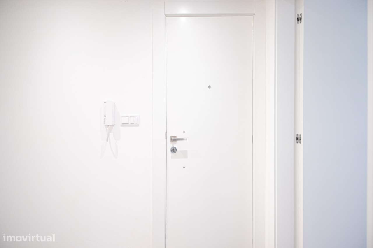 Apartamento T3 Totalmente Remodelado | Bairro de Santos / Rego – Lisbo-11