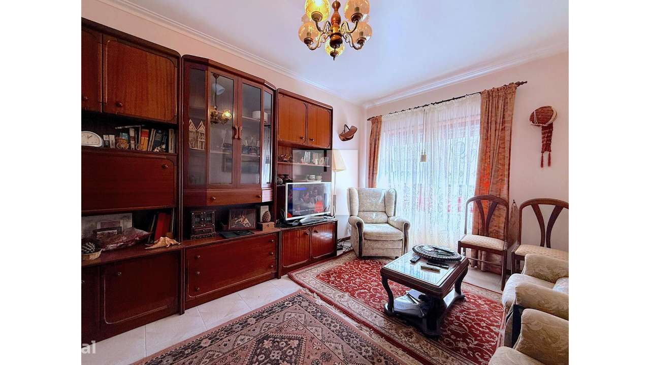 Apartamento T2 c/ Arrumo-13