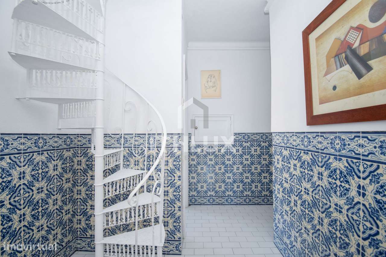 Apartamento T1 , muito central em prédio familiar-3
