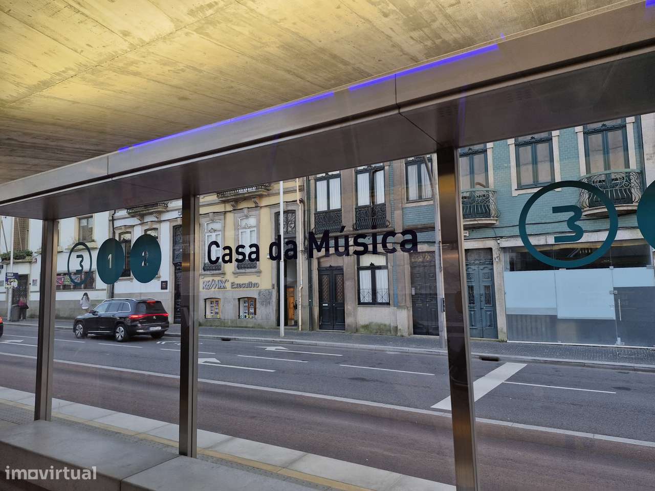 T0 na Av da Baovista, junto à Casa da Música - Grande imagem: 3/13