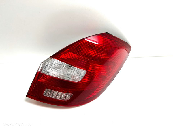 Skoda Fabia II 2 06-14 lampa prawa tył tylna 5J6945112A - 2