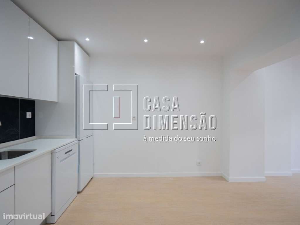 Apartamento T3 em fase de remodelação, na Amadora!! - Grande imagem: 4/23