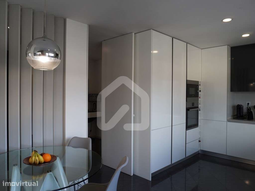 Apartamento T3 com Terraço, a 7 min do Centro da Cidade - Grande imagem: 4/35