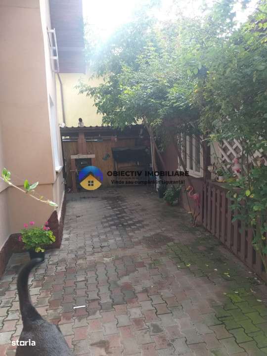 Casa + spatiu comercial la pret de apartament  ,  Precista - Piatra Ne-16