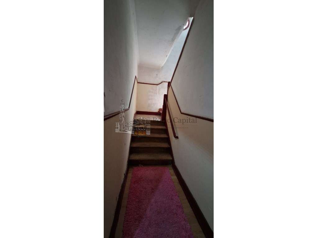 Excelente prédio para venda em paranhos com tipologia t6 com uma ar... - Grande imagem: 4/20